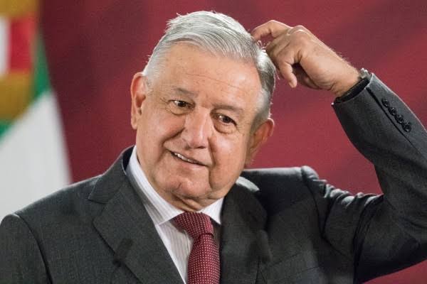 AMLO ESTÁ DE ACUERDO EN CONSULTA A EX PRESIDENTES Y PONE SOBRE LA MESA REALIZAR LA CONSULTA SINO SE LLEGA A LAS FIRMAS