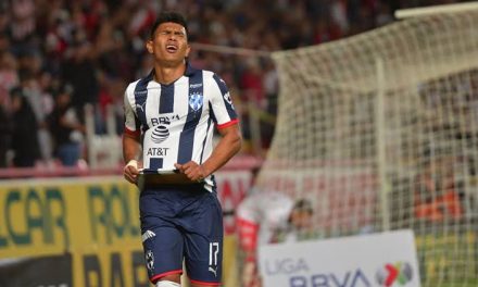 DESPUÉS DE TANTAS ALEGRÍAS QUE HA DADO EN LA CANCHA Y SU PECULIAR MANERA DE DIVERTIR A LA GENTE, LA AFICIÓN RAYADA ESTÁ TRISTE POR JESUS GALLARDO, QUIEN DIO POSITIVO A COVID