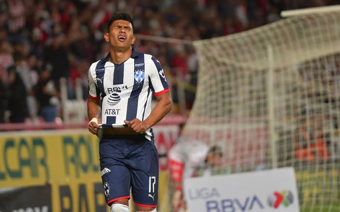 DESPUÉS DE TANTAS ALEGRÍAS QUE HA DADO EN LA CANCHA Y SU PECULIAR MANERA DE DIVERTIR A LA GENTE, LA AFICIÓN RAYADA ESTÁ TRISTE POR JESUS GALLARDO, QUIEN DIO POSITIVO A COVID