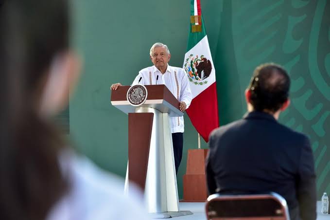 OTRA VEZ AMLO ATIENDE A LAS SUPLICAS DE OTROS ESTADOS; AHORA REVIVE PROYECTO DE LUZ