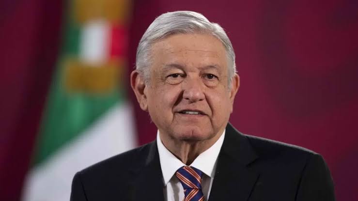 AMLO AVISA QUE ES NECESARIA LA CONSULTA A EX PRESIDENTES Y EL SENADOR RICARDO MONREAL LO CONTRADICE