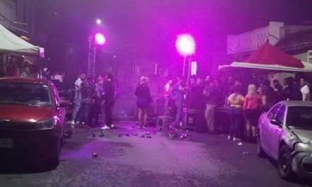 HASTA CON GRUPO MUSICAL. AUTORIDADES MUNICIPALES DE GUADALUPE SUSPENDEN FIESTA EN LA QUE HABÍAN MÁS DE 100 PERSONAS