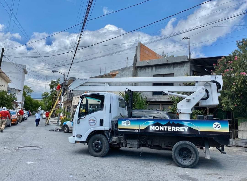 ¡ADIÓS A LOS CABLES EN LAS CALLES! ADRIÁN DE LA GARZA CONTINÚA OPERATIVOS PARA DAR A MONTERREY UNA MEJOR IMAGEN Y ELIMINAR LA CONTAMINACIÓN VISUAL