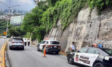 MIENTRAS SAN PEDRO SE ENDEUDA PARA MEJORAR VISUALMENTE EL PUENTE ATIRANTADO, LAS CALLES SE ESTÁN CAYENDO. CIERRAN AVENIDA POR POSIBLE DERRUMBE