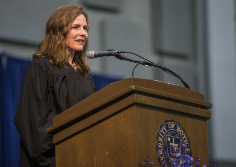 AMY CONEY BARRET SE POSICIONA COMO LA CANDIDATA MÁS FUERTE PARA OCUPAR EL LUGAR DE LA FALLECIDA RUTH GINSBURG EN LA SUPREMA CORTE DE ESTADOS UNIDOS