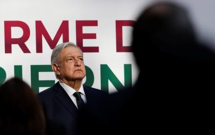 LÓPEZ OBRADOR SE OFENDE CON TITULARES DE LA FISCALÍA GENERAL DE LA REPÚBLICA Y LA SUPREMA CORTE, POR DESAIRAR INVITACIÓN AL SEGUNDO INFORME PRESIDENCIAL. DICE QUE NO FUERON POR “ARROGANTES”