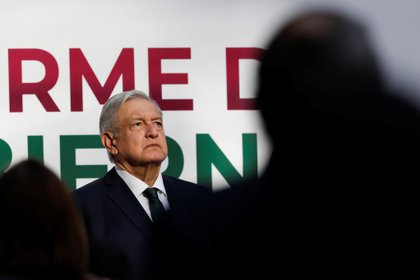 LÓPEZ OBRADOR SE OFENDE CON TITULARES DE LA FISCALÍA GENERAL DE LA REPÚBLICA Y LA SUPREMA CORTE, POR DESAIRAR INVITACIÓN AL SEGUNDO INFORME PRESIDENCIAL. DICE QUE NO FUERON POR “ARROGANTES”