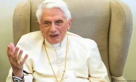 ALCANZA RÉCORD DE LONGEVIDAD BENEDICTO XVI PARA UN PAPA