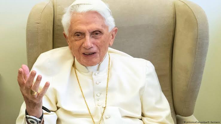 ALCANZA RÉCORD DE LONGEVIDAD BENEDICTO XVI PARA UN PAPA