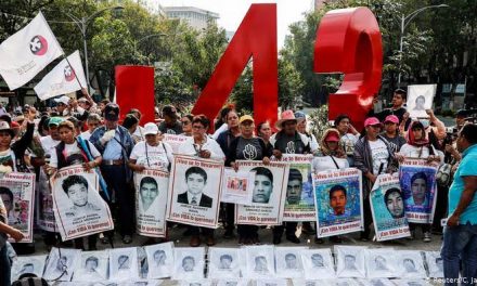 TRAS ENCUENTRO CON EL PRESIDENTE ANDRES MANUEL, PADRES DE LOS 43 DESAPARECIDOS DE AYOTZINAPA RECONOCEN AVANCE