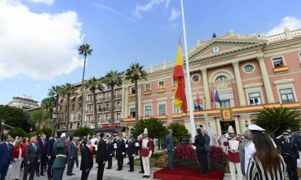 MADRILEÑOS PROTESTAN Y GOBIERNO ESPAÑOL SE OPONE EXIGIENDO LO CONTRARIO A PROTESTA<br>