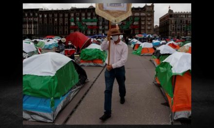 CLAUDIA SHEINBAUM PIDIÓ A LOS MANIFESTANTES DE FRENAAA OCUPAR LAS CASAS DE CAMPAÑA AL CUESTIONAR SI ESTÁN HACIENDO UN PLANTÓN O UN PERFORMANCE