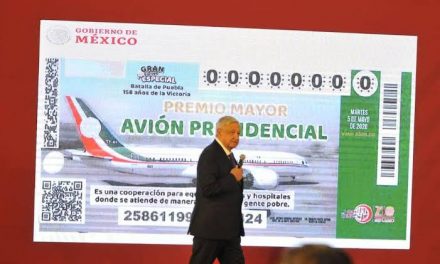 ESCUELA DE VERACRUZ SIGUE SIN PODER COBRAR PREMIO DE LA RIFA DEL AVIÓN PRESIDENCIAL, CULPAN A DELEGADO DE LA SECRETARÍA DE BIENESTAR POR PONER TRABAS