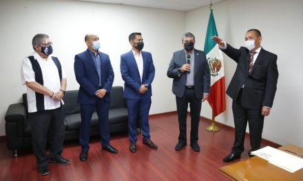 EL ABOGADO MARCO ANTONIO RODRÍGUEZ BARRIENTOS TOMA PROTESTA COMO PRESIDENTE DEL TRIBUNAL DE ARBITRAJE EN NUESTRO ESTADO