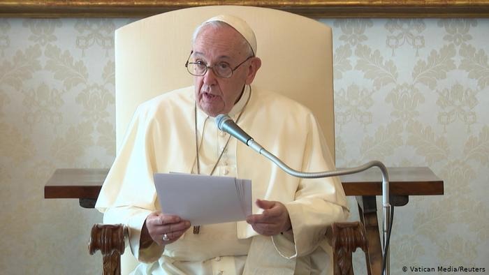 PAPA FRANCISCO DEFIENDE LA OBLIGACIÓN Y EL DEBER DEL CONTRIBUYENTE PARA PAGAR IMPUESTOS