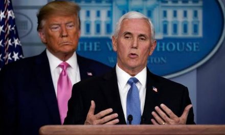 DONALD TRUMP MINIMIZA EL VIRUS MIENTRAS SU EQUIPO DE TRABAJO TAMBIÉN VIVE UNA ODISEA TRAS CONTAGIARSE DE CORONAVIRUS; MIKE PENCE Y SUS COLABORADORES SON ALGUNOS