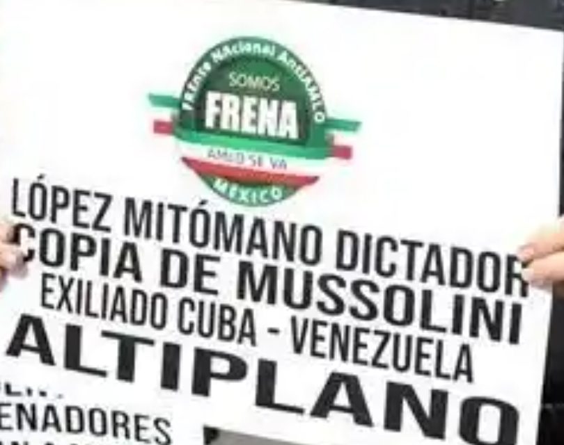 Y FRENAAA NO FRENA, PROTESTAN EN NUEVO LEÓN AFUERA DE OFICINAS DEL SAT Y EL PRESIDENTE ASEGURA QUE ESO ALIMENTA SU EGO