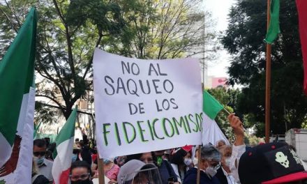 RECLAMAN INTEGRANTES DE FRENAAA EXTINCIÓN DE FIDEICOMISOS AFUERA DEL SENADO; FUNCIONARIOS PIDEN NO IMPEDIR PASO