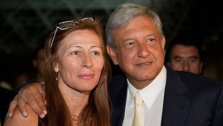 SE REÚNEN AMLO Y TATIANA EN AEROPUERTO, ¿LE HABRÁ ROGADO CLOUTHIER AL PRESIDENTE REGALO DE CANDIDATURA?