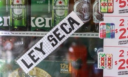 DEBIDO AL CASO OMISO DE NO HACER REUNIONES MASIVAS, AUTORIDADES DE SALUD DE PLANTEAN DE NUEVA CUENTA IMPONER “LEY SECA”; ¡A VER SI ASÍ ENTIENDEN!