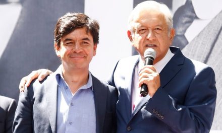 OTRO EMPROBLEMADO BAJO EL ALA DE LÓPEZ OBRADOR; JESÚS RAMÍREZ, VOCERO DEL PRESIDENTE, ES ACUSADO POR DEFRAUDACIÓN FISCAL. ¿DE CASUALIDAD NO SE CONTAGIÓ DE COVID?