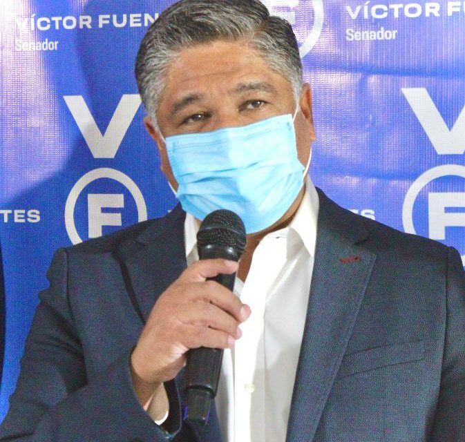 VÍCTOR FUENTES CON UNA SONRISA QUE NI UNA CIRUGÍA SE LA BORRARÍA; CELEBRA QUE PRI-PAN NO VAN JUNTOS RUMBO AL 2021