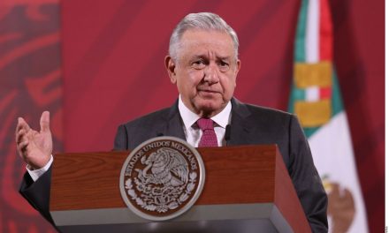 EL ‘’PERÍODO NEOLIBERAL’’ SIGUE SIENDO PESADILLA PARA AMLO; SEÑALA QUE PARTIDOS POLÍTICOS DEBEN REGRESAR DINERO ‘’EXCESIVO’’ QUE SE LES PERMITIÓ RECIBIR PARA CAMPAÑAS ELECTORALES