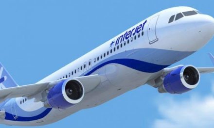 EMPLEADOS PROTESTAN CONTRA INTERJET Y CANCELAN VUELOS EN CANCÚN