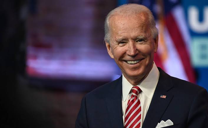 BIDEN YA SE CONSIDERA CIEN POR CIENTO GANADOR E INFORMA QUE EL MARTES PRESENTARÁ A SU GABINETE