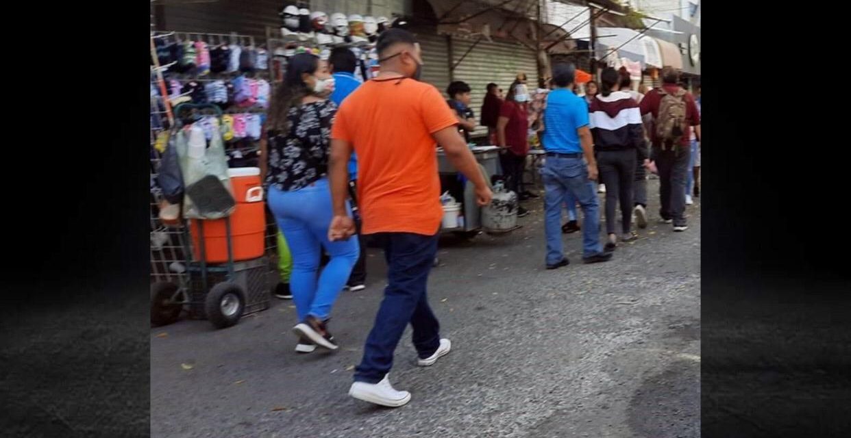 NO PARECE QUE LA MOVILIDAD VAYA A BAJAR; COMERCIANTES INFORMALES SIGUEN CON LA VENTA A PESAR DE RESTRICCIONES