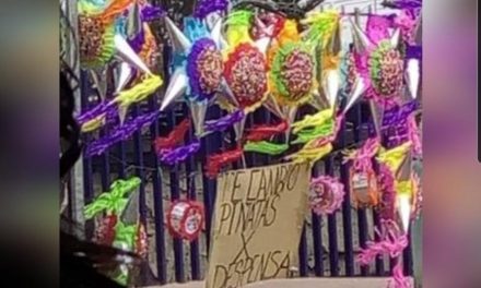 ABUELITOS VIVEN SITUACIÓN DIFÍCIL POR CORONAVIRUS Y DECIDEN INTERCAMBIAR PIÑATAS POR DESPENSA, PRIMER “CLIENTE” CUENTA SU EXPERIENCIA EN REDES SOCIALES.