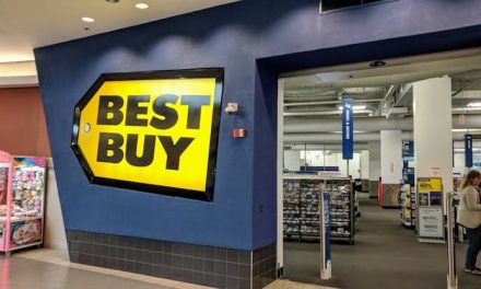 A LA GENTE POCO LE IMPORTÓ LA PANDEMIA, SE AGLOMERA TANTA AFUERA DE BEST BUY, QUE ESTOS TUVIERON QUE CERRAR TIENDAS