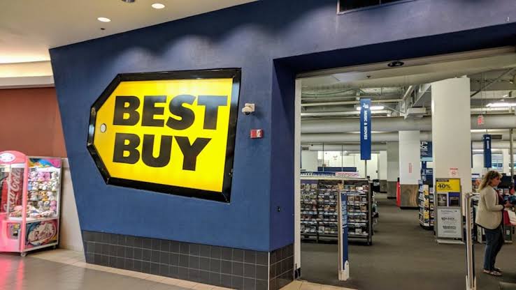 A LA GENTE POCO LE IMPORTÓ LA PANDEMIA, SE AGLOMERA TANTA AFUERA DE BEST BUY, QUE ESTOS TUVIERON QUE CERRAR TIENDAS