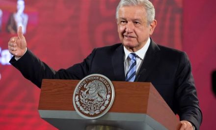 LÓPEZ OBRADOR SI VIVÍA DE LA GENTE, LITERALMENTE; REVELA QUE ANTES DE SER PRESIDENTE, RECIBÍA “APORTACIONES” DE SIMPATIZANTES