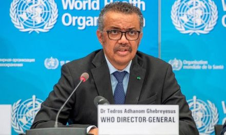 TEDROS, DIRECTOR GENERAL DE LA OMS, ADVIERTE QUE CEPA SI ES MÁS CONTAGIOSA PERO NO CAUSA UNA ENFERMEDAD MÁS GRAVE