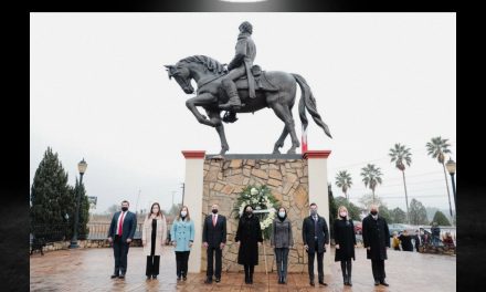 PATY SALAZAR RINDE GUARDIA AL MONUMENTO IGNACIO “ALLENDE” POR SU ANIVERSARIO