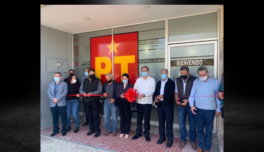 MONTEMORELOS SE PINTA DE ROJO; INAUGURAN COMITÉ DEL PT CON LUIS FERNANDO GARZA Y ALBERTO ANAYA COMO PROTAGONISTAS