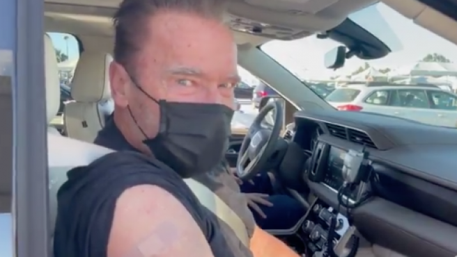 ARNOLD SCHWARZENEGGER LE DICE “HASTA LA VISTA, BABY” AL COVID 19