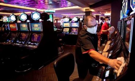 POR ANDAR APOSTANDO, LES “CAE LA LEY” Y SE QUEDAN SIN NADA… SUSPENDEN CASINO CLANDESTINO EN SAN NICOLÁS, ALLÁ SOLO CHEFO SALGADO AUTORIZA CASAS DE APUESTAS SEÑORES