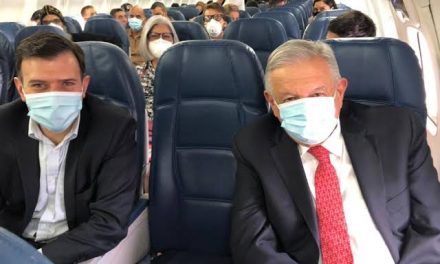 SI HUBIERA UTILIZADO EL AVIÓN PRESIDENCIAL, NO SE HUBIERAN EXPUESTO TANTAS PERSONAS. DESPUÉS DE DAR POSITIVO A COVID, TODA LA TRIPULACIÓN DEL VUELO COMERCIAL TENDRÁ QUE ENTRAR EN CUARENTENA GRACIAS A AMLO