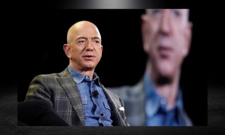 UNO BUSCANDO SER MILLONARIO, Y OTROS CANSÁNDOSE DEL DINERO, JEFF BEZOS RENUNCIA A PRESIDENCIA DE AMAZON