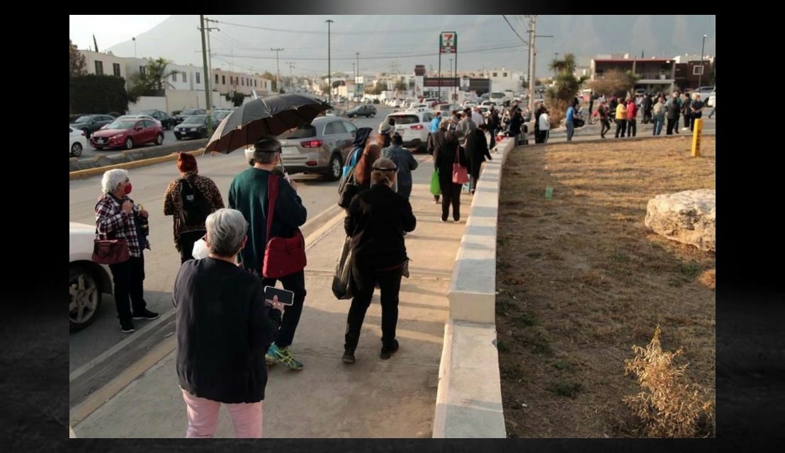 LA GENTE ESTÁ DESESPERADA, HACEN FILA POR MÁS DE 24 HORAS EN GARCÍA