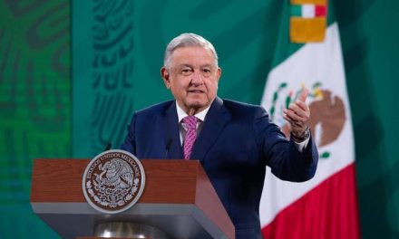 LÓPEZ OBRADOR SALE A LA DEFENSA DE SU PROPIA INICIATIVA DE REFORMAR LA LEY DE LA INDUSTRIA ELÉCTRICA