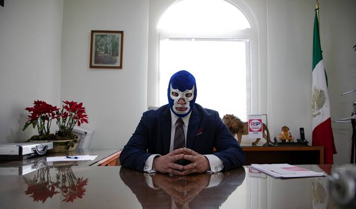 EL LUCHADOR BLUE DEMON, SI LLEGA A GANAR, YA AVISÓ QUE GOBERNARÁ BAJO EL ANONIMATO