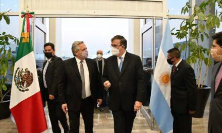 AÚN Y CON MALA ECONOMÍA EN SU PAÍS, PRESIDENTE ARGENTINO SE REÚNE CON EMPRESARIOS MEXICANOS