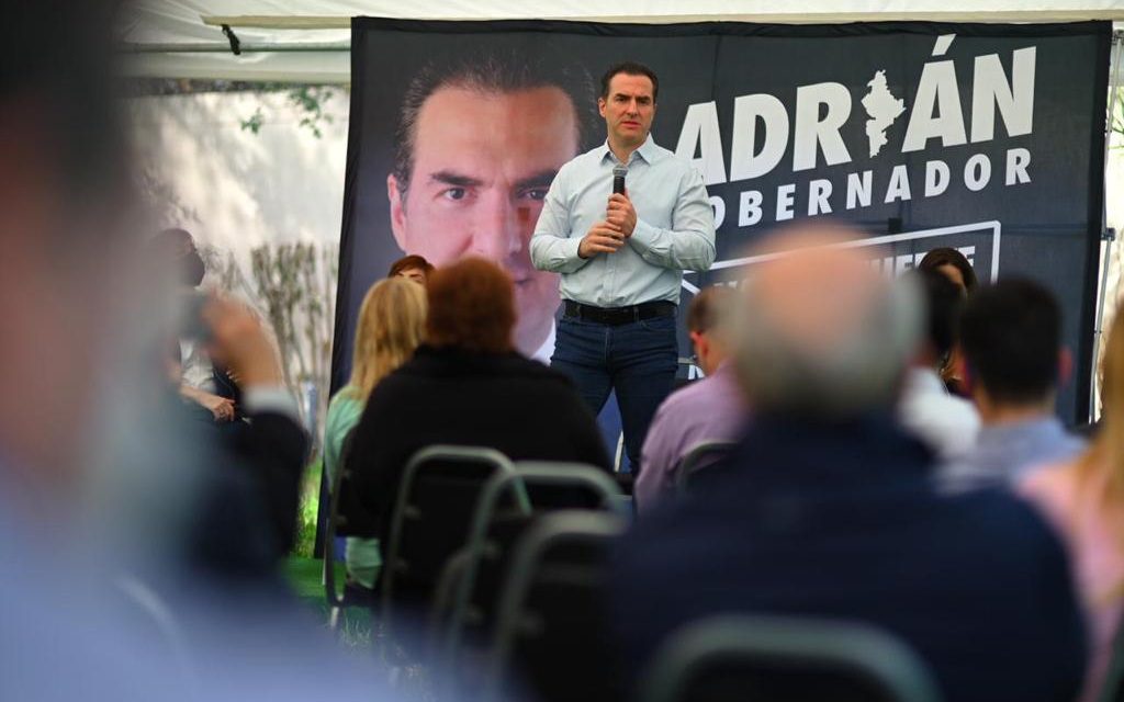 TIENE ADRIÁN DE LA GARZA UN GRAN RECIBIEMIENTO EN SU PASO POR SAN PEDRO DONDE CONVIVIÓ CON LA CIUDADANÍA Y LE PIDIERON REPLICAR EL MODELO DE SEGURIDAD QUE IMPLEMENTÓ EN MONTERREY