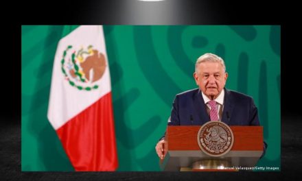 AMLO TAN A SU MANERA SE APLAUDE SU LUCHA CONTRA LA CORRUPCIÓN