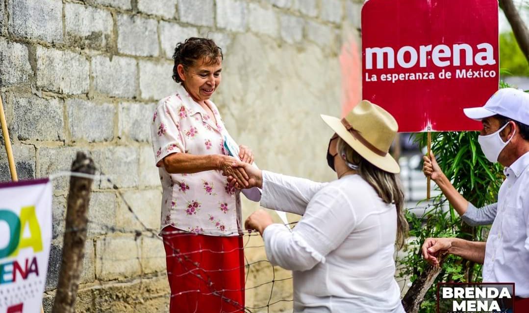 BRENDA MENA UNIENDO INCONFORMES CON LAS ANTERIORES ADMINISTRACIONES, SE META: UN CAMBIO DE VERDADERO PARA LINARES