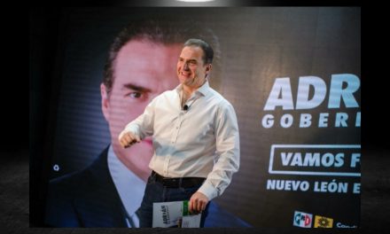 ADRIÁN DE LA GARZA DA ATENCIÓN VIRTUAL A LOS MÁS VULNERABLES