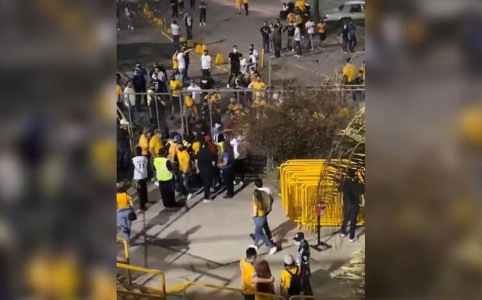 AFICIONADOS FELINOS DEJAN EN TERAPIA INTENSIVA A UN HINCHA RAYADO